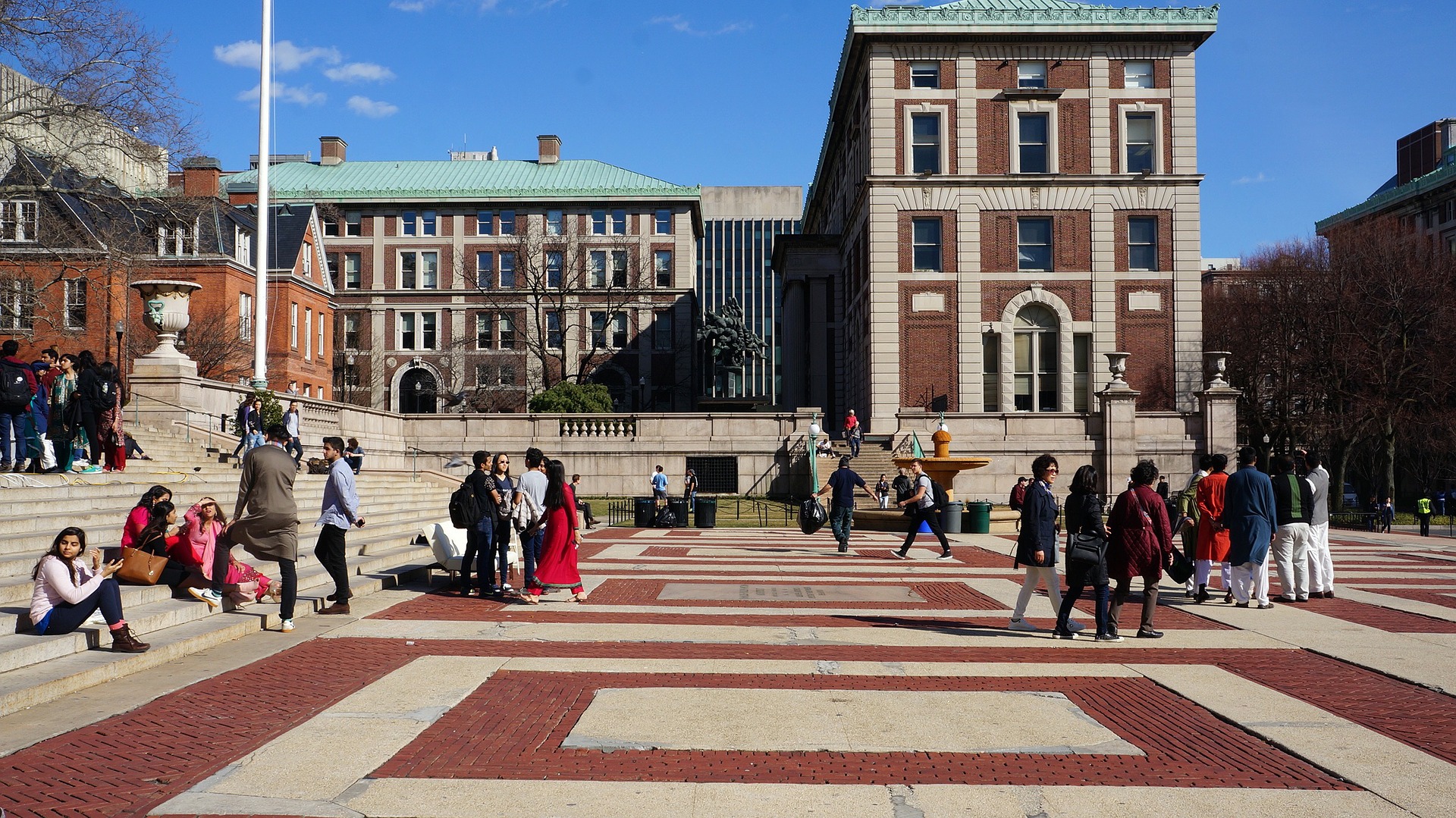 コロンビア大学